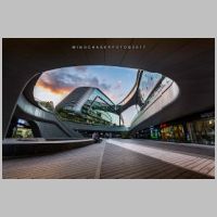 Sky SOHO, Linkong Economic Zone, Hongqiao, Shanghai, photo  Windchaser Zhu, Wikipedia.jpg